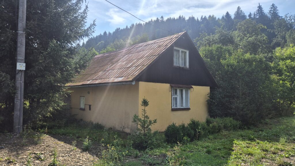 Prodej spoluvlastnického podílu ve výši 1/5 na nemovitostech v k.ú. Nový Hrozenkov, LV č. 2484
